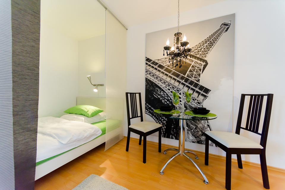 Premium 1-room-apartment, 33 sqm, Munich, Harras, with swimming pool