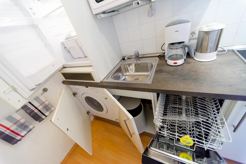 Premium 1-room-apartment, 33 sqm, Munich, Harras, with swimming pool